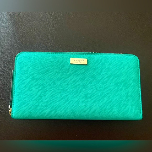 Kate Spade Continental Wallet - Picture 1 of 6